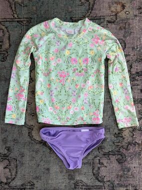 wonder nation Green Floral Rash Guard Swim Set with Purple Bottoms